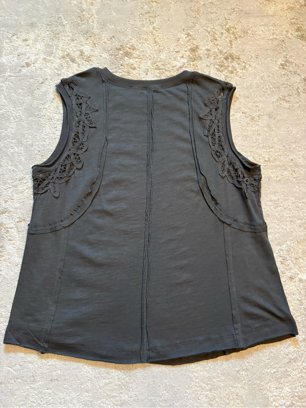 Maurices Sleeveless Grey Raw Edge Top With Crochet Lace Details Size Xlarge - Picture 7 of 11